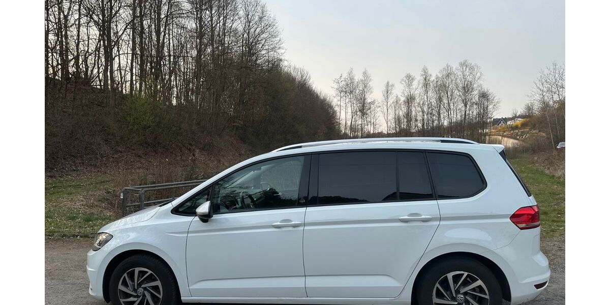 VW Touran 234.000 km 9.790 &euro; Kreuztal 57223