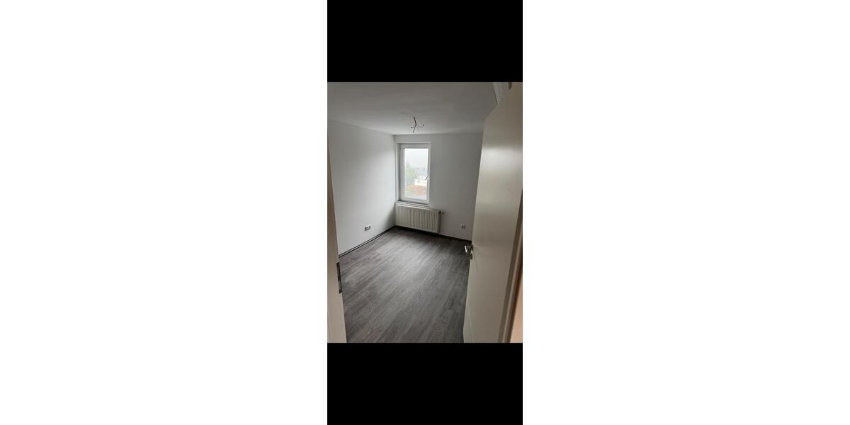 Etagenwohnung Siegen Eiserfeld - 5 Zimmer, 120 m&sup2;, 775&euro; | Angebot:26468250