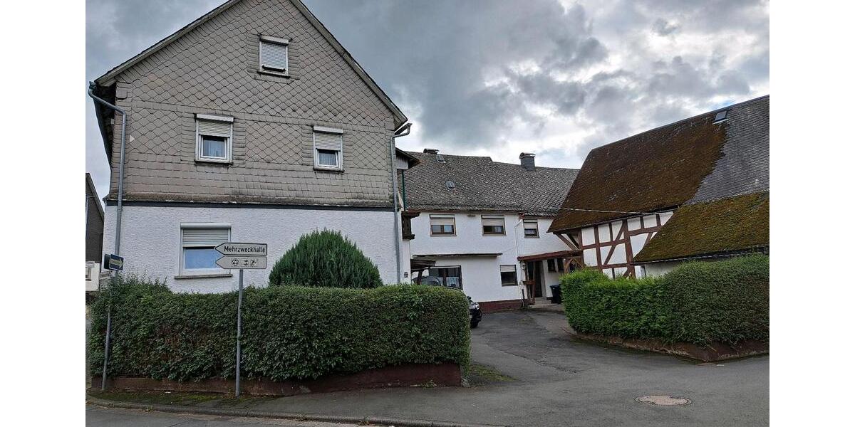 Einfamilienhaus Herborn - 15 Zimmer, 350 m&sup2;, 155.000&euro; | Angebot:27006077