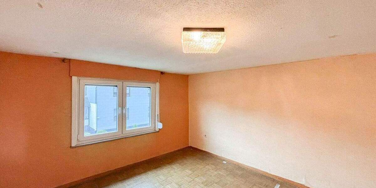 Einfamilienhaus Hamm VG - 7 Zimmer, 120 m&sup2;, 125.000&euro; | Angebot:25776417