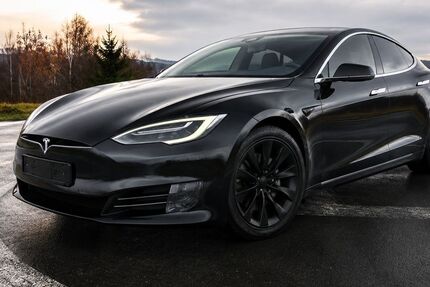 Tesla Model S 285.346 km 14.498 &euro; Burbach 57299