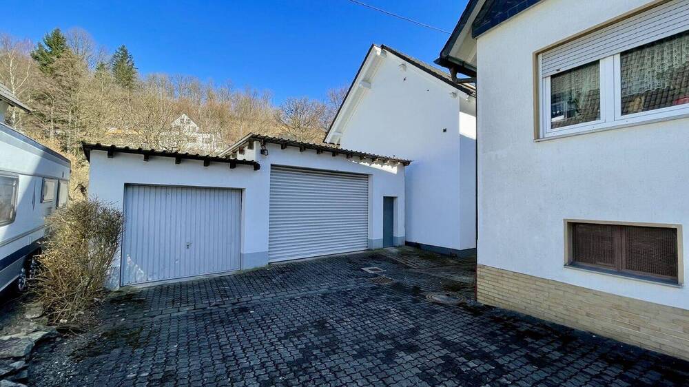 Doppelhaushälfte Kirchhundem / Heinsberg Heinsberg - 1 Zimmer, 196 m&sup2;, 130.000&euro; | Angebot:25688448