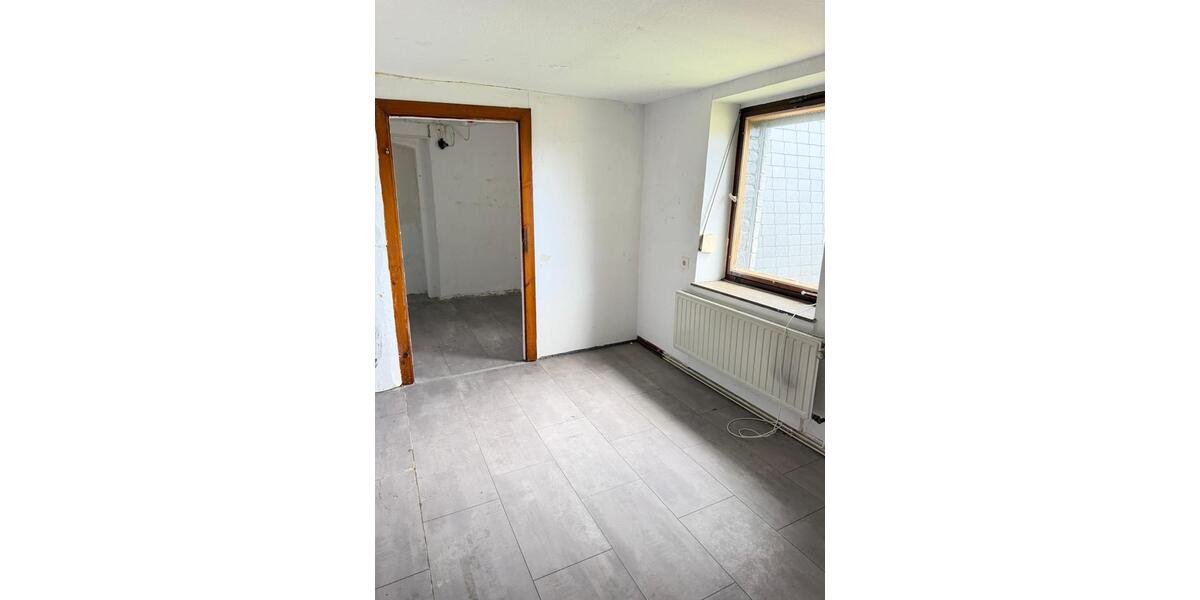 Einfamilienhaus Weitefeld - 9 Zimmer, 211 m&sup2;, 1.450&euro; | Angebot:26008565