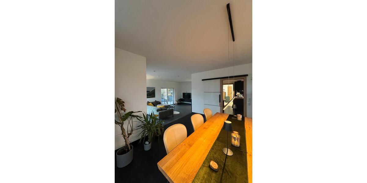 Einfamilienhaus Wissen - 6 Zimmer, 260 m&sup2;, 3.700&euro; | Angebot:26424936