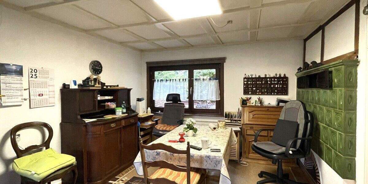 Einfamilienhaus Herborn - Burg Burg - 4 Zimmer, 117 m&sup2;, 190.000&euro; | Angebot:25834775