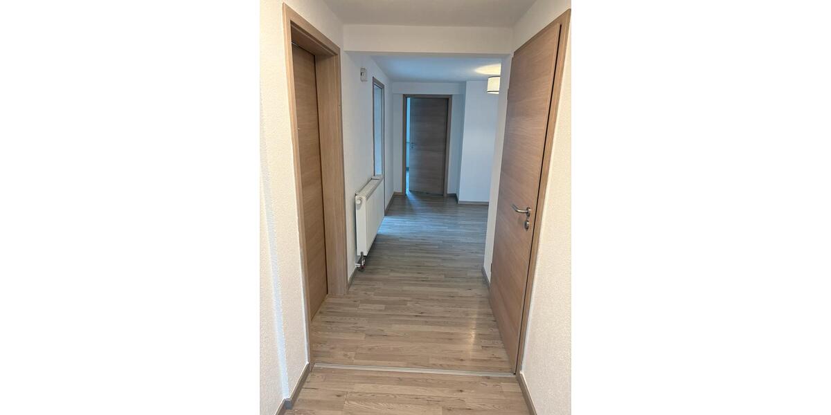 Etagenwohnung Neunkirchen - 4 Zimmer, 100 m&sup2;, 800&euro; | Angebot:26001849