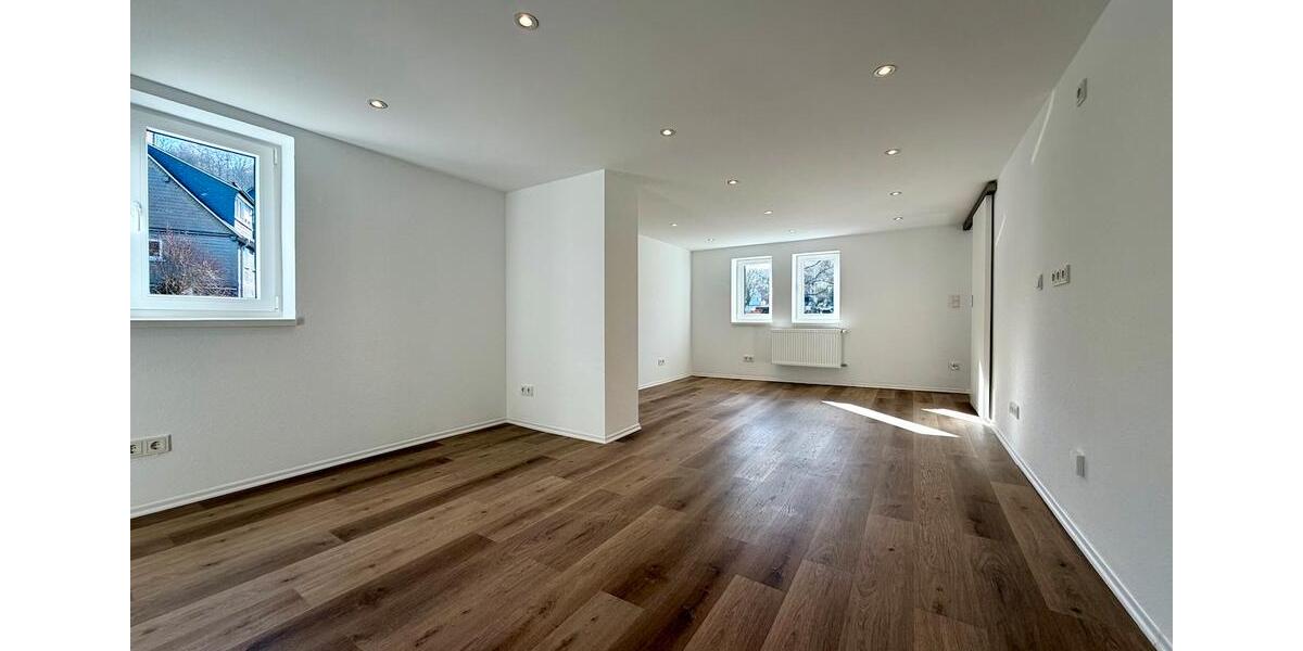 Etagenwohnung Siegen Kaan-Marienborn - 5 Zimmer, 122 m&sup2;, 1.000&euro; | Angebot:26005610