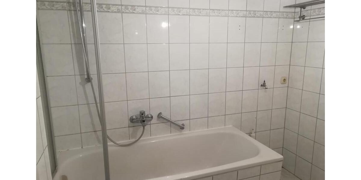 Dachgeschoßwohnung Siegen Dillnhütten - 3 Zimmer, 72 m&sup2;, 980&euro; | Angebot:26418889