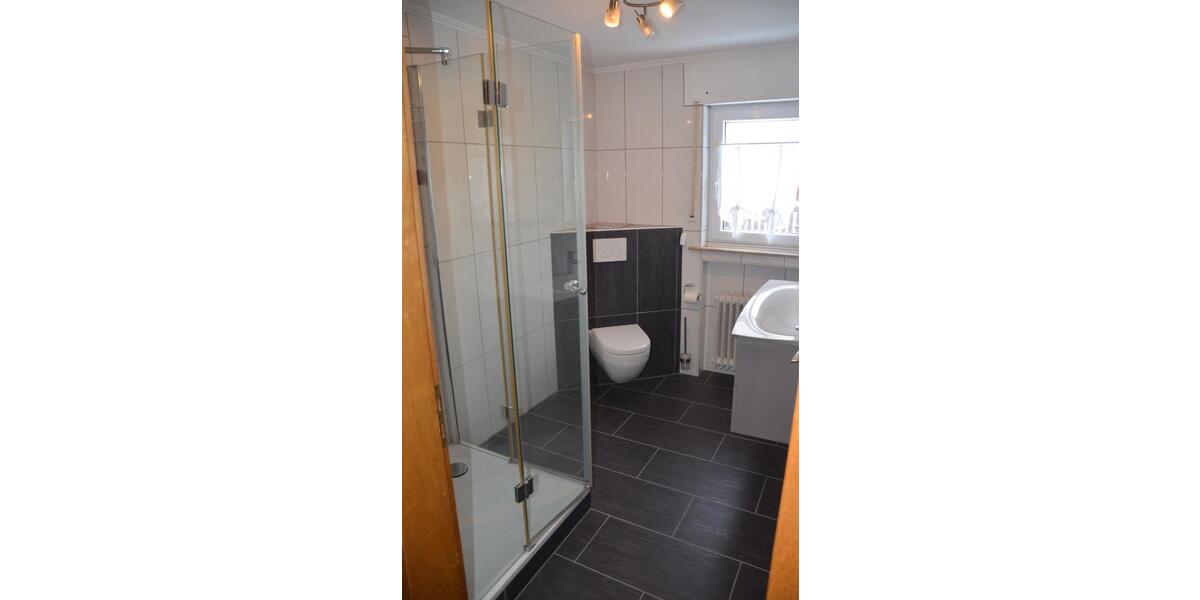 Einfamilienhaus Hilchenbach - 10 Zimmer, 300 m&sup2;, 300.000&euro; | Angebot:25982484