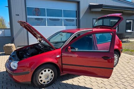 VW Golf 94.000 km 950 &euro; Erndtebrück 57339