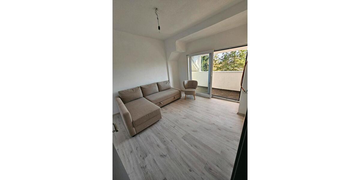 Dachgeschoßwohnung Siegen Dillnhütten - 3 Zimmer, 60 m&sup2;, 700&euro; | Angebot:25957369