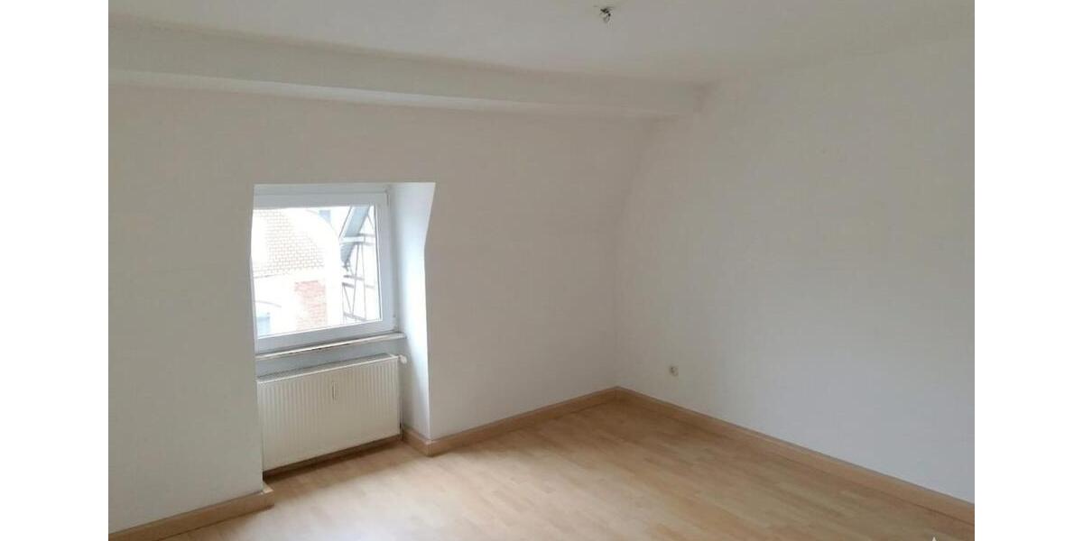 Dachgeschoßwohnung Siegen Dillnhütten - 3 Zimmer, 72 m&sup2;, 980&euro; | Angebot:26418889