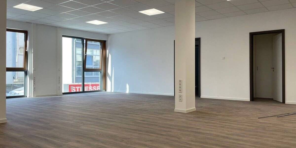 Gewerbeobjekt Herborn - 3 Zimmer, 238 m&sup2;, 2.860&euro; | Angebot:25674831