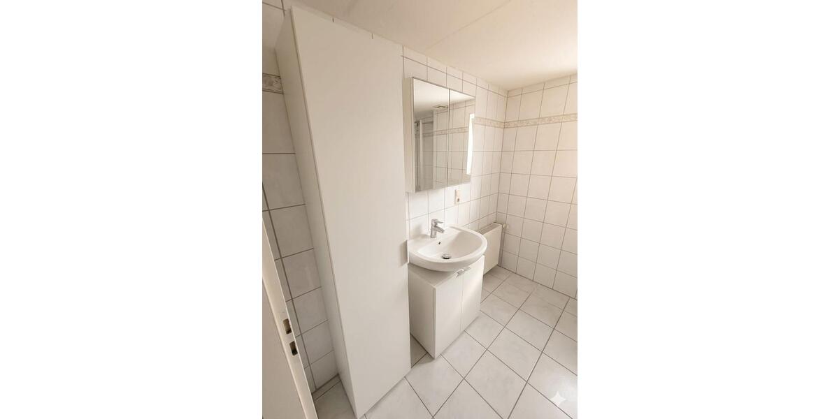 Dachgeschoßwohnung Siegen Dillnhütten - 3 Zimmer, 72 m&sup2;, 980&euro; | Angebot:26418889