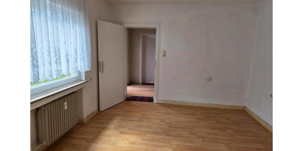 Erdgeschoßwohnung Siegen Dillnhütten - 5 Zimmer, 106 m&sup2;, 700&euro; | Angebot:26048054