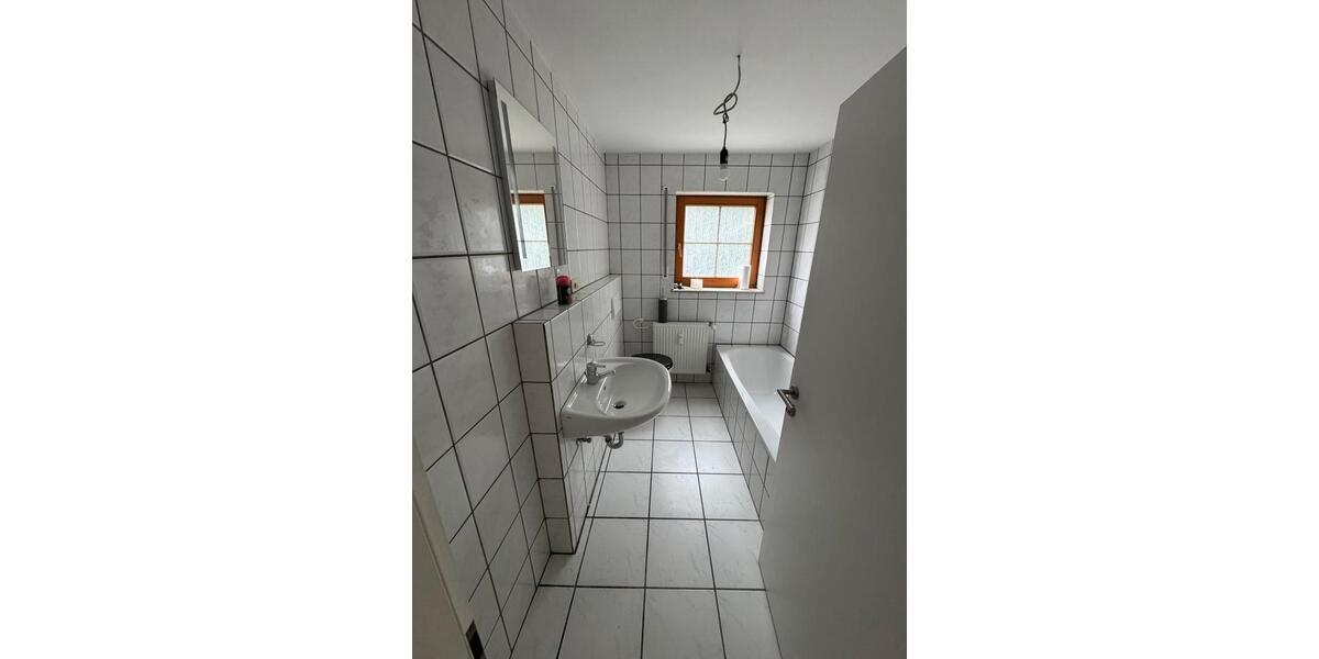 Erdgeschoßwohnung Siegen Dillnhütten - 2 Zimmer, 60 m&sup2;, 750&euro; | Angebot:25635906
