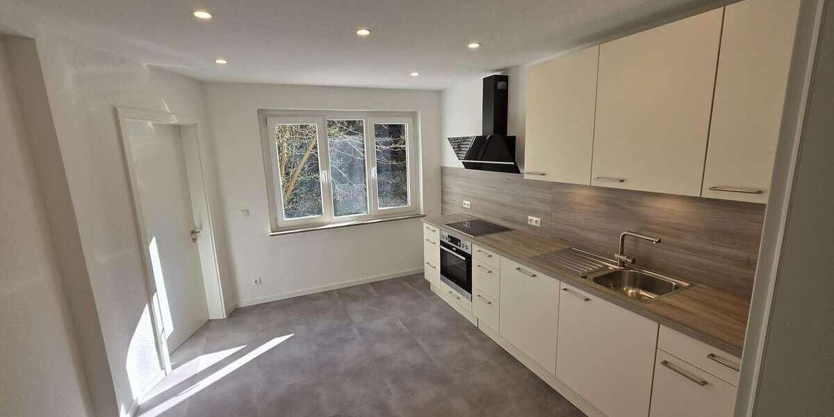Etagenwohnung Siegen - 3 Zimmer, 70 m&sup2;, 850&euro; | Angebot:25941543