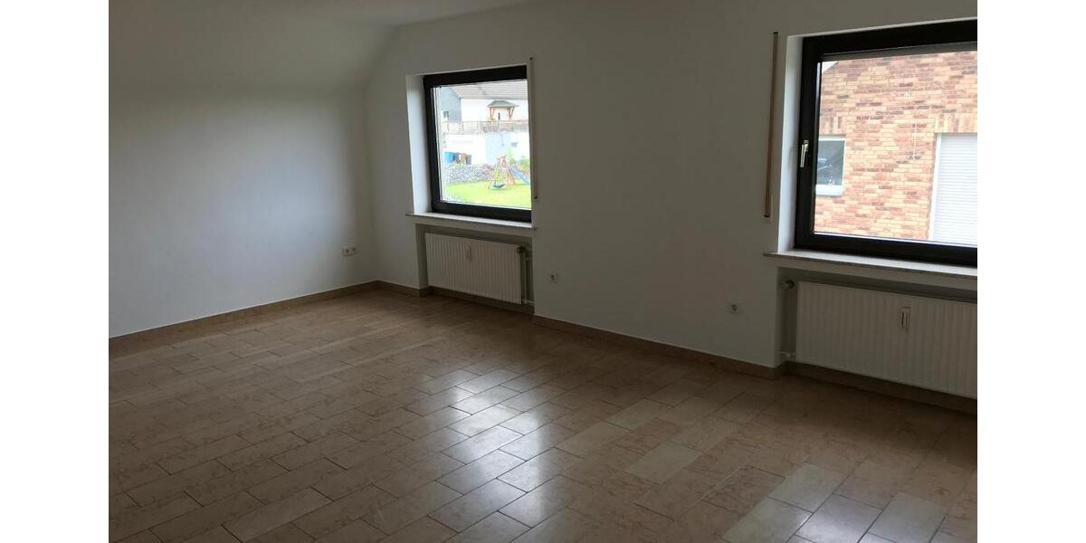 Dachgeschoßwohnung Weitefeld - 3.5 Zimmer, 80 m&sup2;, 660&euro; | Angebot:25931550