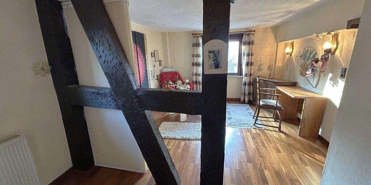 Einfamilienhaus Eschenburg / Eiershausen Eiershausen - 7 Zimmer, 195 m&sup2;, 159.000&euro; | Angebot:25728160