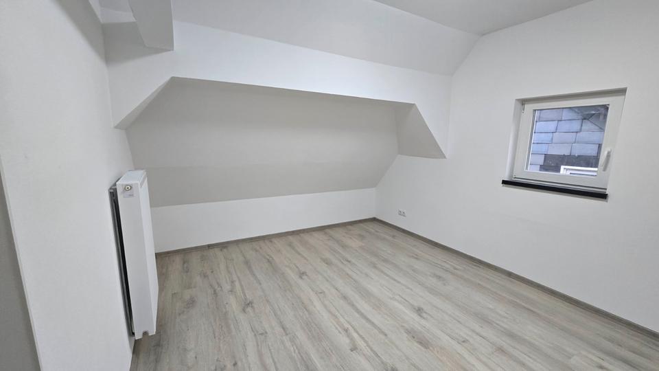 Etagenwohnung Bad Laasphe - 4.5 Zimmer, 106 m&sup2;, 890&euro; | Angebot:26670861