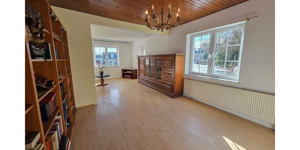 Mehrfamilienhaus, Wohnhaus Pracht / Niederhausen Niederhausen - 8 Zimmer, 229 m&sup2;, 299.000&euro; | Angebot:25819920