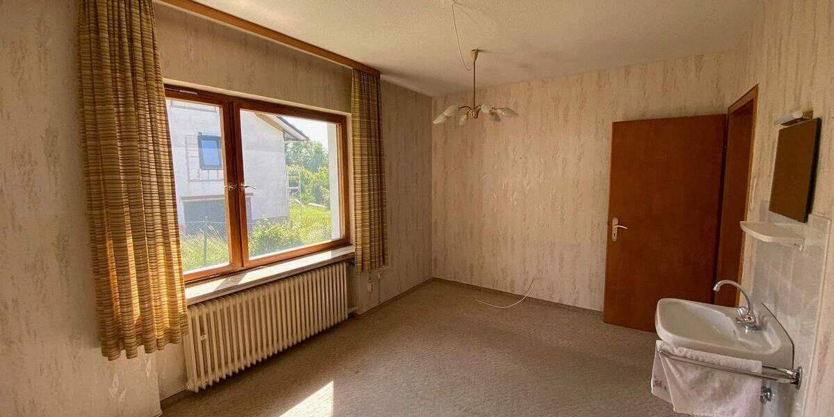 Einfamilienhaus Bad Laasphe - 5 Zimmer, 158 m&sup2;, 190.000&euro; | Angebot:25667526