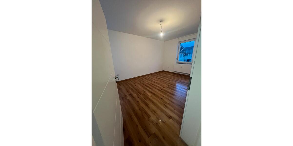 Etagenwohnung Lennestadt - 3 Zimmer, 77 m&sup2;, 650&euro; | Angebot:25256412