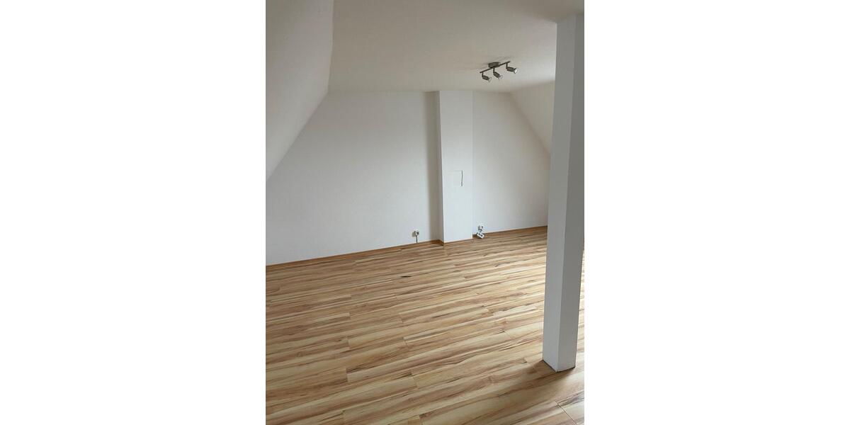 Dachgeschoßwohnung Siegen - 2 Zimmer, 45 m&sup2;, 470&euro; | Angebot:26665414