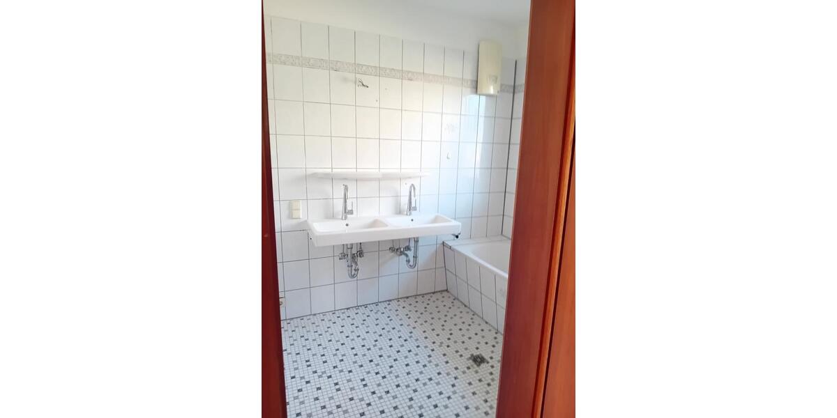 Mehrfamilienhaus, Wohnhaus Reichshof - 8 Zimmer, 206 m&sup2;, 495.000&euro; | Angebot:25436764