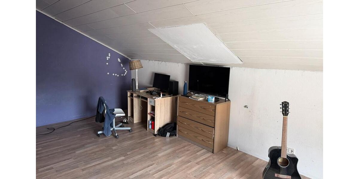 Etagenwohnung Breitscheid - 8 Zimmer, 147 m&sup2;, 800&euro; | Angebot:26038489