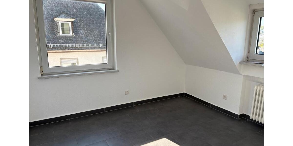 Dachgeschoßwohnung Siegen Kaan-Marienborn - 3 Zimmer, 75 m&sup2;, 179.000&euro; | Angebot:25960743