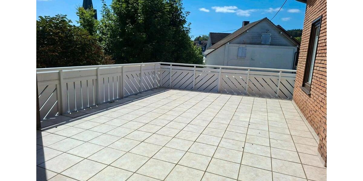 Einfamilienhaus Hilchenbach - 14 Zimmer, 238 m&sup2;, 250.000&euro; | Angebot:25299486