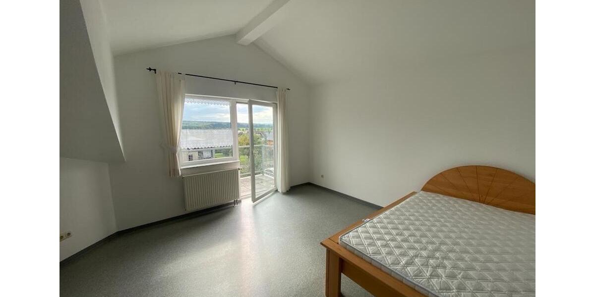 Dachgeschoßwohnung Nauroth - 1 Zimmer, 45 m&sup2;, 430&euro; | Angebot:25929904