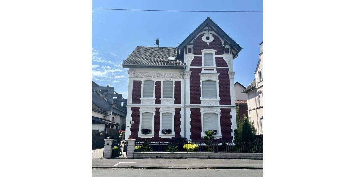 Einfamilienhaus Siegen - 14 Zimmer, 400 m&sup2;, 985.000&euro; | Angebot:25376430