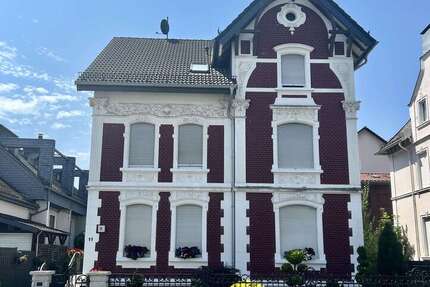 Haus Siegen - 14 Zimmer, 400 m&sup2;, 985.000&euro; | Angebot:25376430