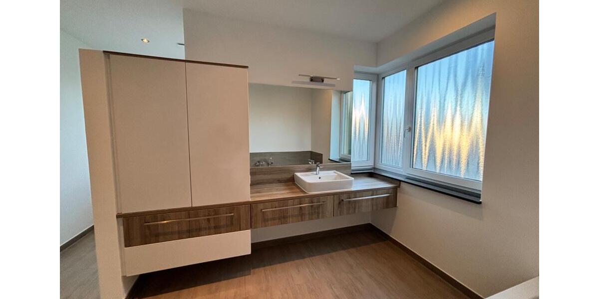 Terrassenwohnung Siegen Kaan-Marienborn - 4 Zimmer, 144 m&sup2;, 510.000&euro; | Angebot:23261304