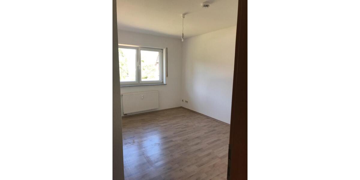 Erdgeschoßwohnung Pracht - 3 Zimmer, 80 m&sup2;, 920&euro; | Angebot:25823383