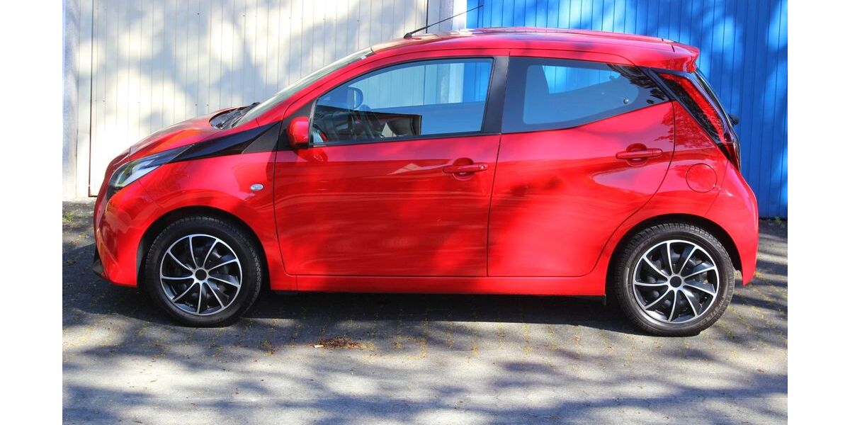 Toyota Aygo (X) 34.181 km 9.990 &euro; Siegen 57074