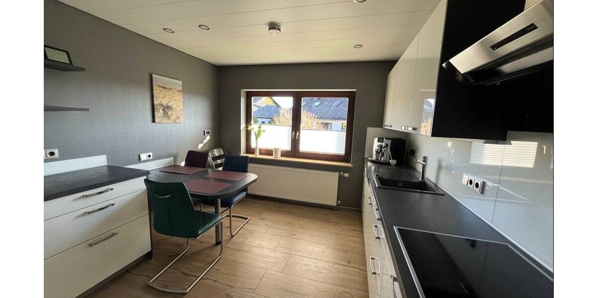 Einfamilienhaus Eschenburg Eibelshausen - 7 Zimmer, 225 m&sup2;, 435.000&euro; | Angebot:25667775