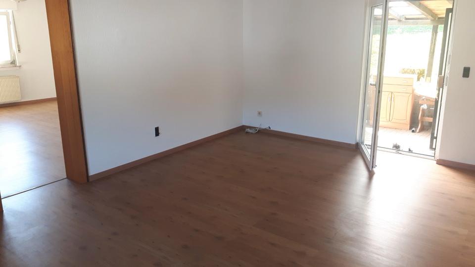 Einfamilienhaus Haiger - 8 Zimmer, 150 m&sup2;, 1.200&euro; | Angebot:25496753