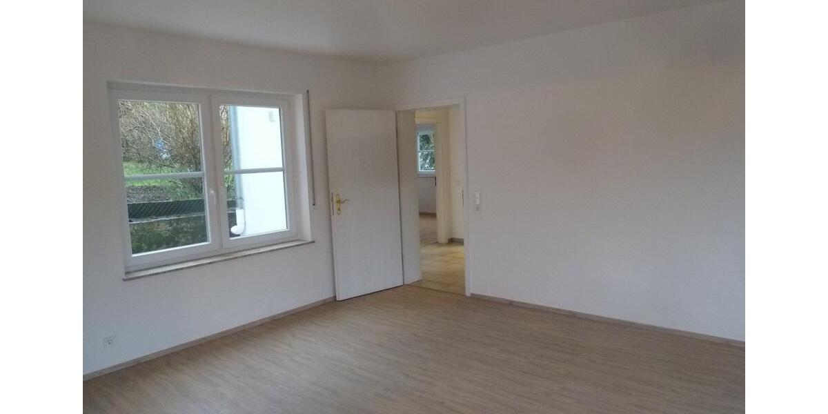 Etagenwohnung Herborn - 3 Zimmer, 87 m&sup2;, 950&euro; | Angebot:25893646