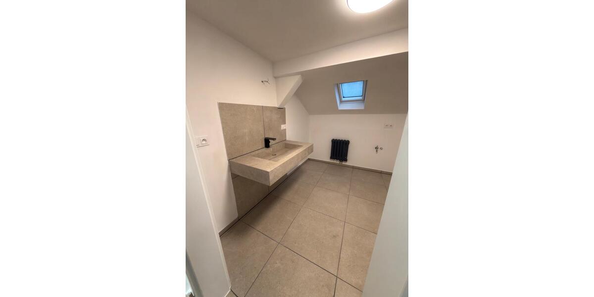 Dachgeschoßwohnung Betzdorf - 3 Zimmer, 95 m&sup2;, 700&euro; | Angebot:25999962