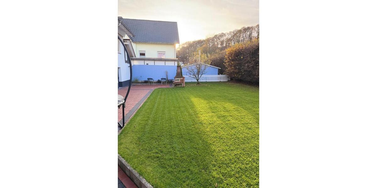 Etagenwohnung Netphen - 7 Zimmer, 180 m&sup2;, 1.980&euro; | Angebot:25921633