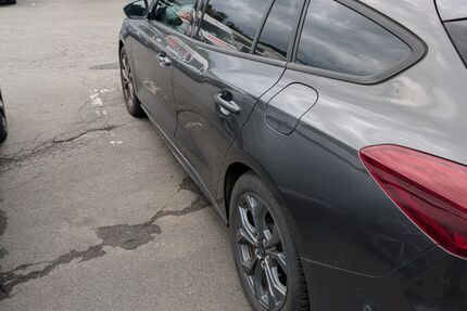 Ford Focus 20.000 km 22.999 &euro; Freudenberg 57258