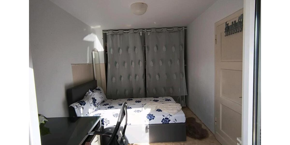 Etagenwohnung Siegen - 1 Zimmer, 14 m&sup2;, 300&euro; | Angebot:25397403