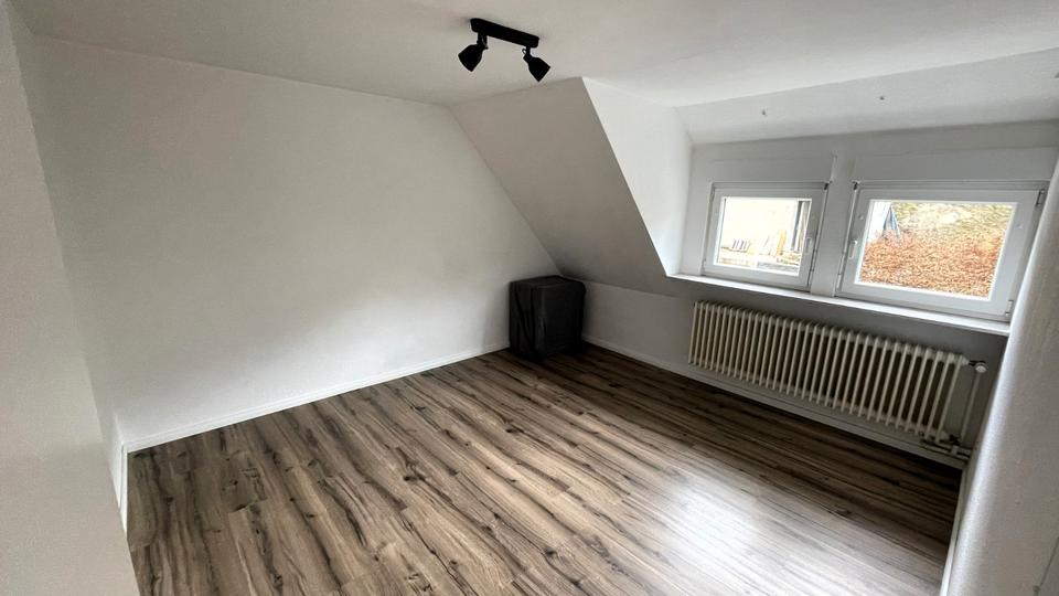 Einfamilienhaus Kirchhundem - 7 Zimmer, 170 m&sup2;, 240.000&euro; | Angebot:26890861