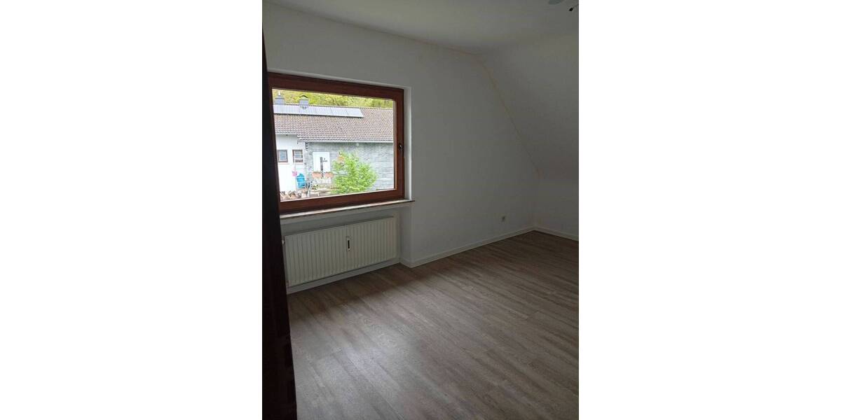 Etagenwohnung Haiger Niederroßbach - 5 Zimmer, 100 m&sup2;, 700&euro; | Angebot:26892789
