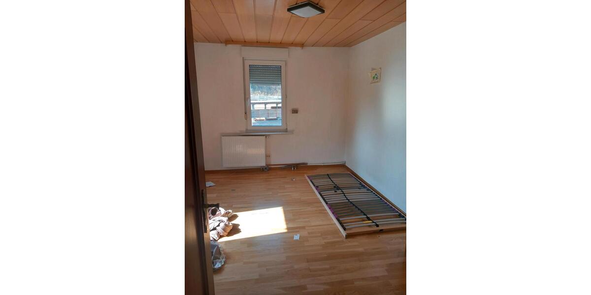 Erdgeschoßwohnung Bad Laasphe - 5 Zimmer, 120 m&sup2;, 1.300&euro; | Angebot:25933029