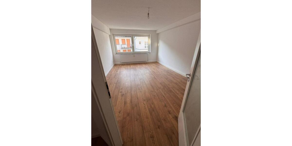 Etagenwohnung Siegen - 2 Zimmer, 70 m&sup2;, 625&euro; | Angebot:25457232