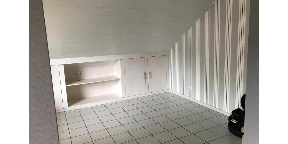 Dachgeschoßwohnung Haiger - 2 Zimmer, 75 m&sup2;, 620&euro; | Angebot:26024554